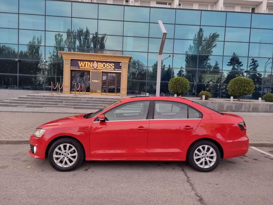 Продам автомобіль Volkswagen Jetta 2014 1,8