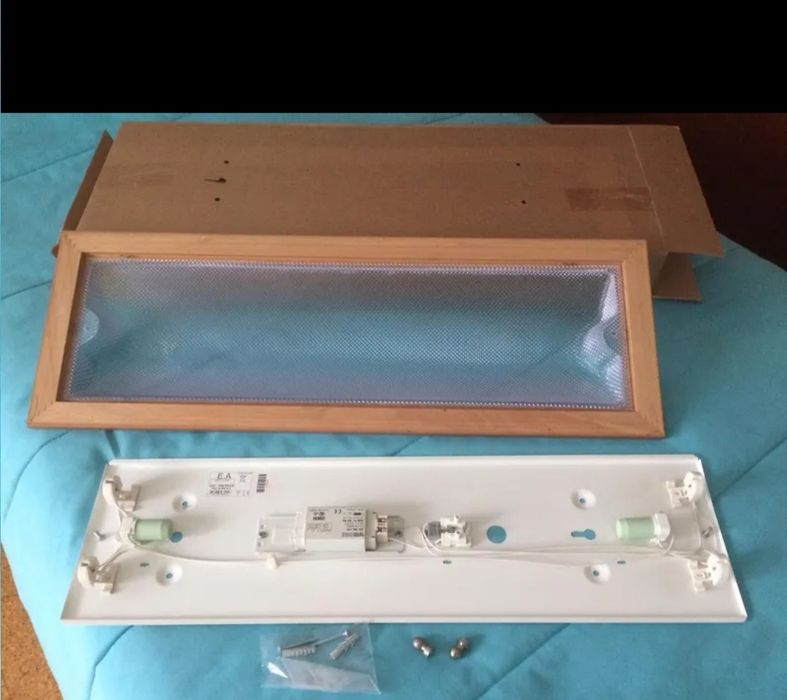 Luz teto na cor faia