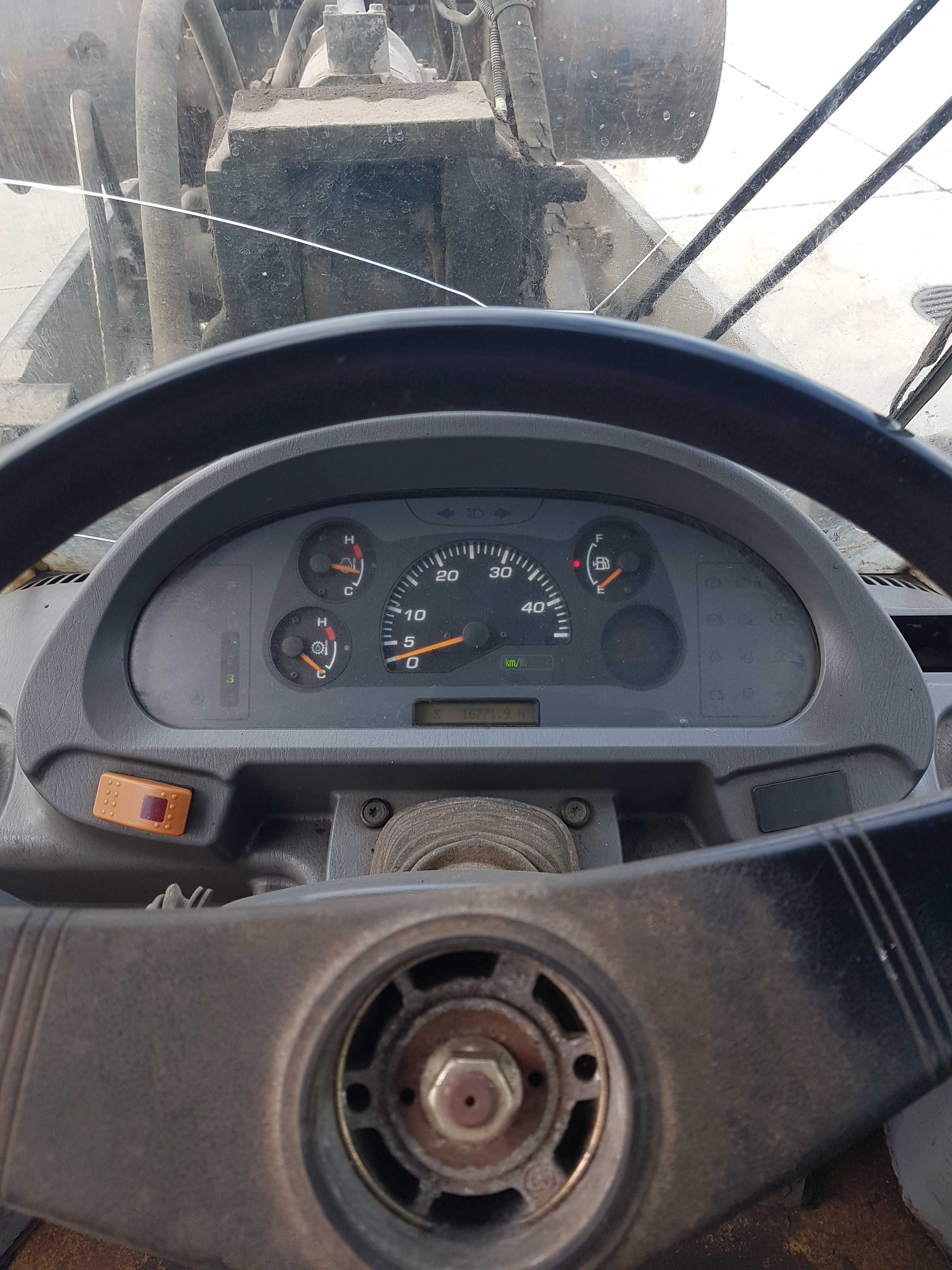 Pá carregadora KOMATSU WA250PT