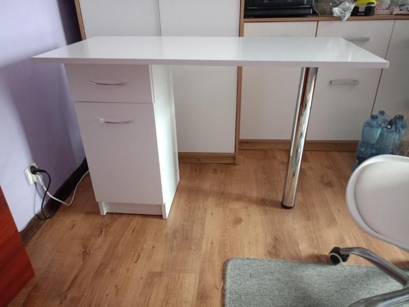 Biurko w bardzo dobrym stanie