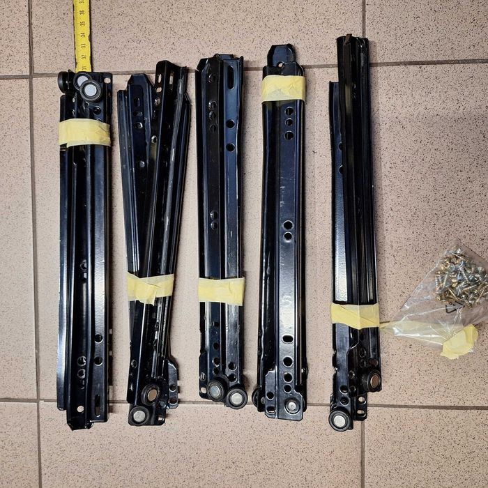 Prowadnice szuflad rolkowe