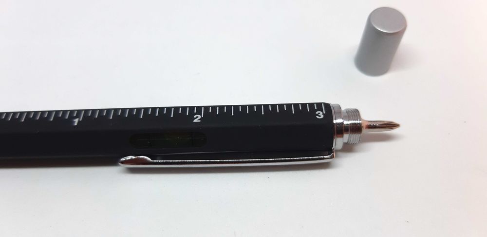 Esferográfica Técnica Multifunções