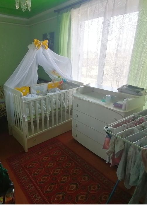 Продам дитяче ліжко з комодом