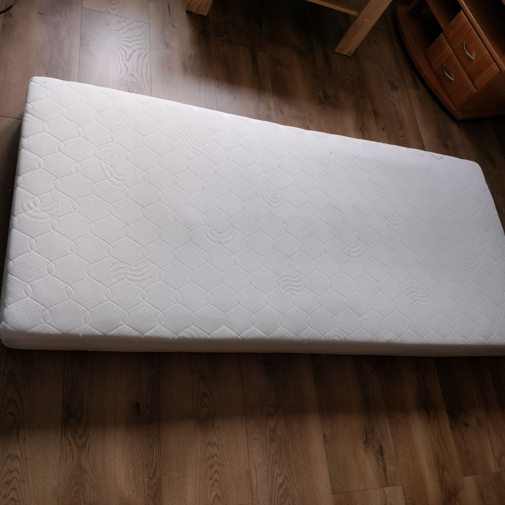 Sprzedam materac wymiary 90/200.