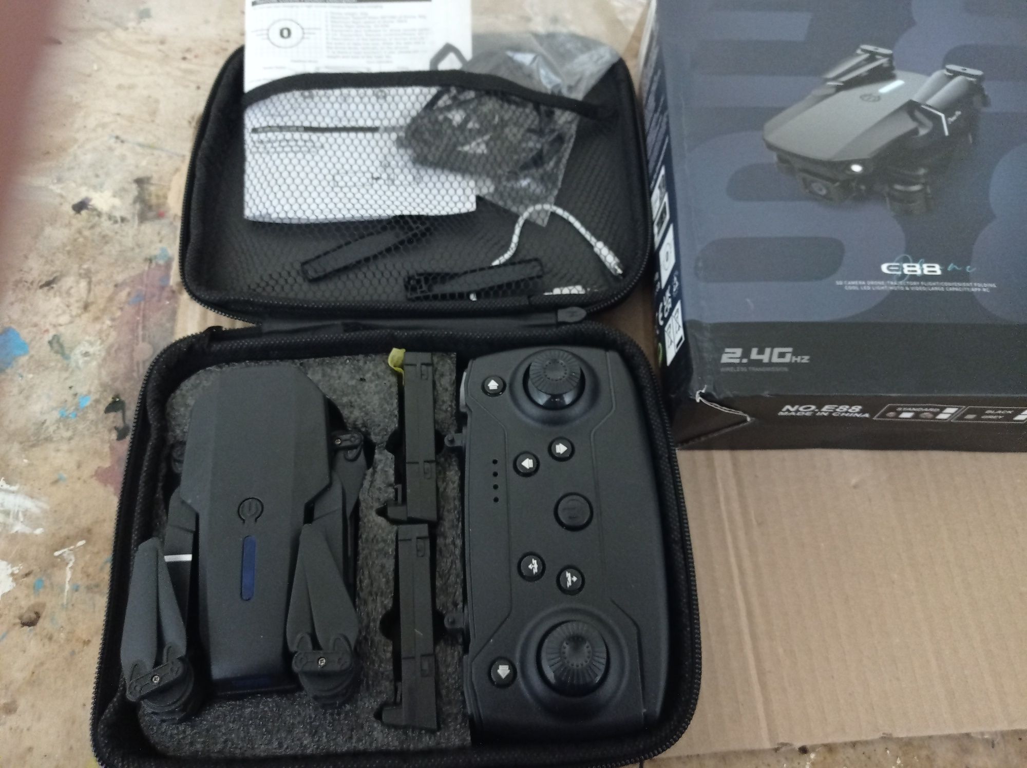 Drone E88 Pro novo,com controle avariado