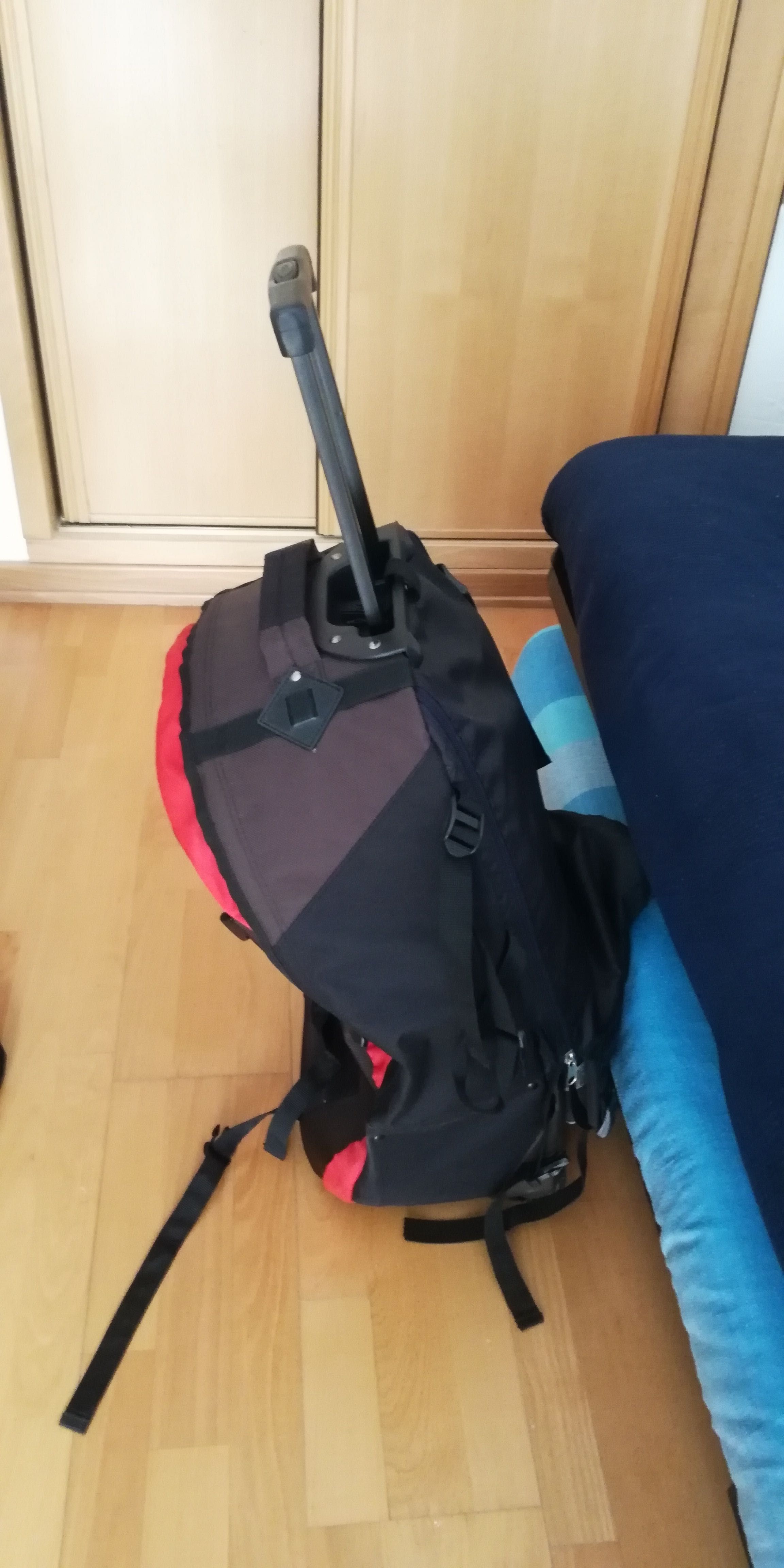 Mochila BackPack/Mala de viagem c/rodas e alças+daypack e bolsa cintur