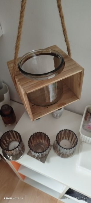 Kwietnik drewniany z wkładem.