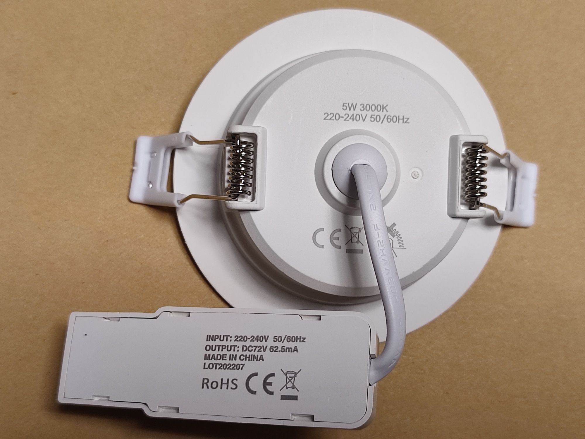 addlon Zestaw 18 reflektorów wpuszczanych LED 230 V płaski, 5 W 400 lm