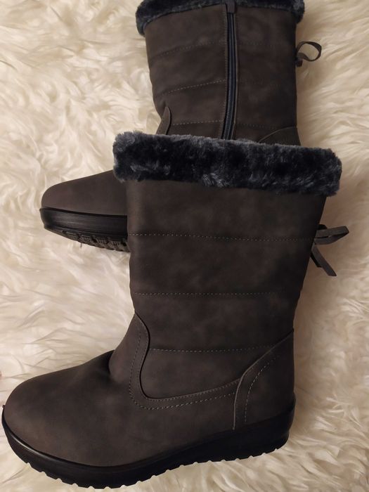 Чоботи, сапоги зимові жіночі на хутрі 40 розмір
