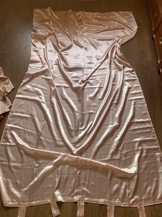 Штори рожеві і персикові