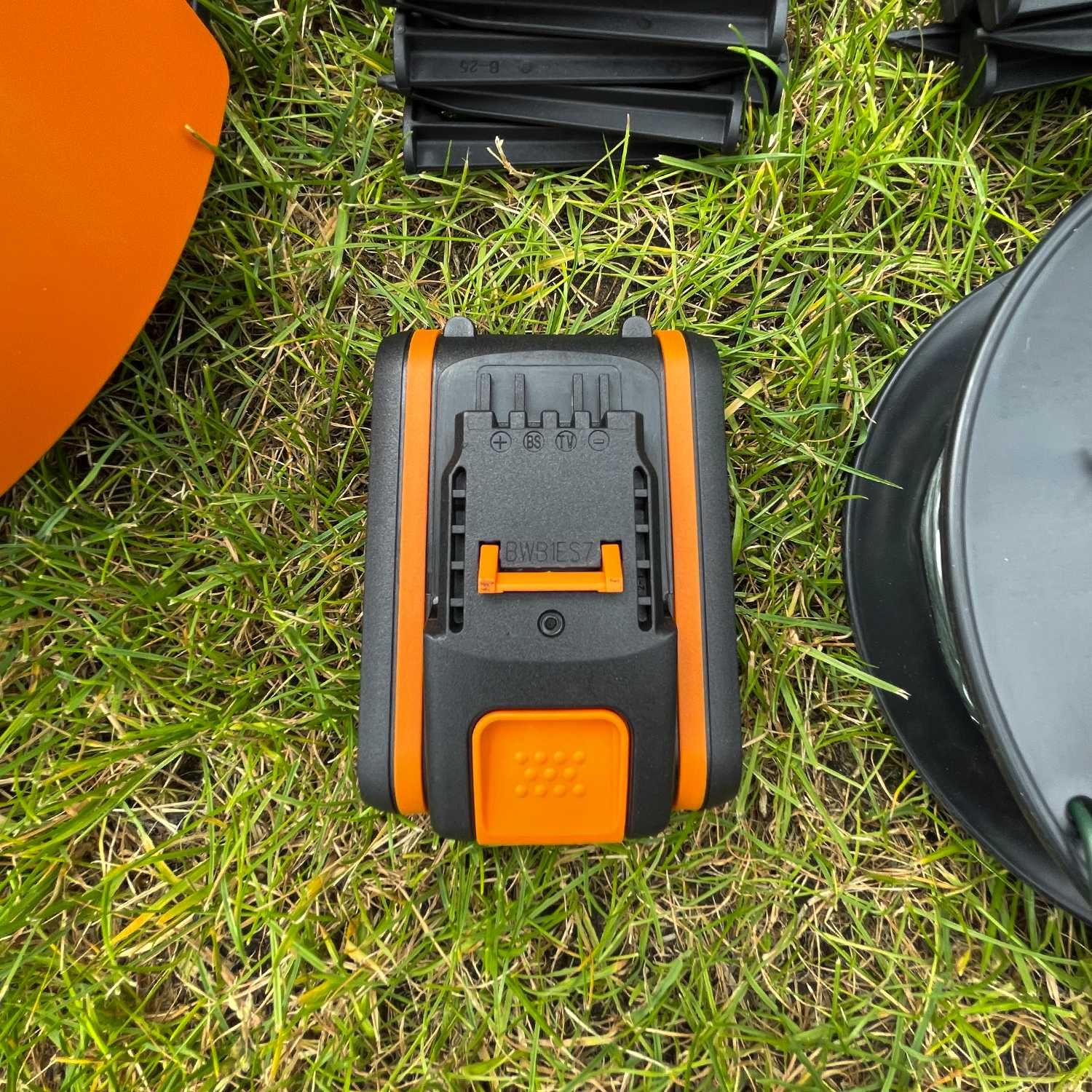 WORX Landroid S300 WR130E – robot koszący, kosiarka ogrodowa NOWY