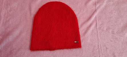 Czerwona czapka Mohito