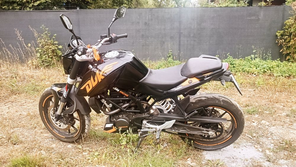 WDZIĘCZNY KTM Duke 125 cc 2013r.