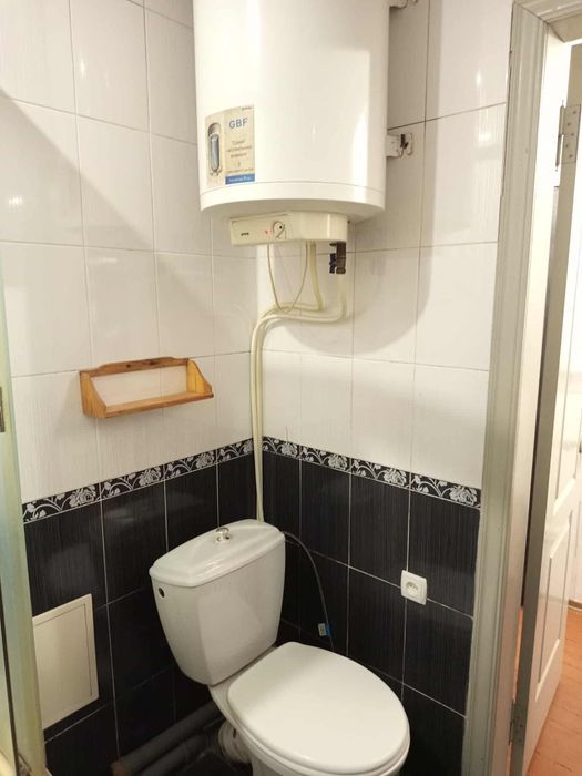 Продається простора 2-кімнатна квартира у цегляному будинку, готова до