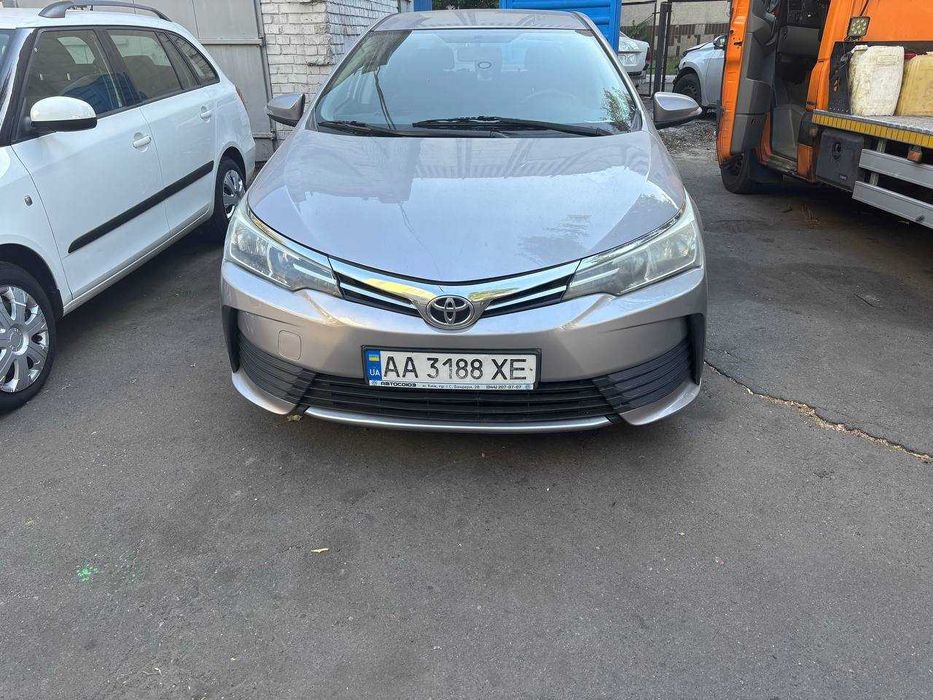 Сдам в аренду Toyota Corolla 1.3 газ/ бензин 2018 года
