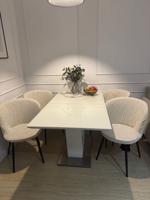 Rezerwacja Sprzedam stół rozkładany 140cm + krzesła