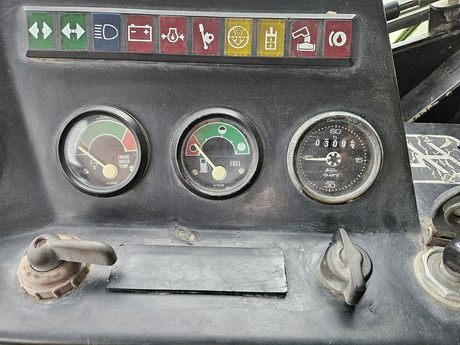 Продам комбайн джондір 1055