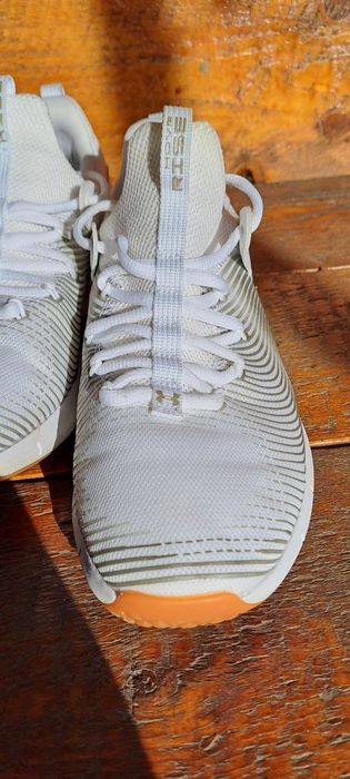 Under armour nova