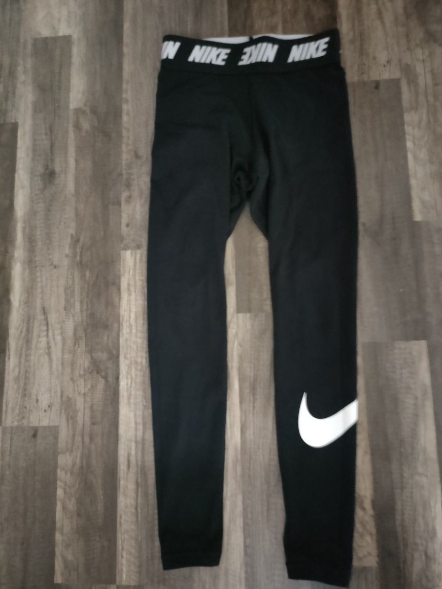 świetne legginsy Nike , jak nowe