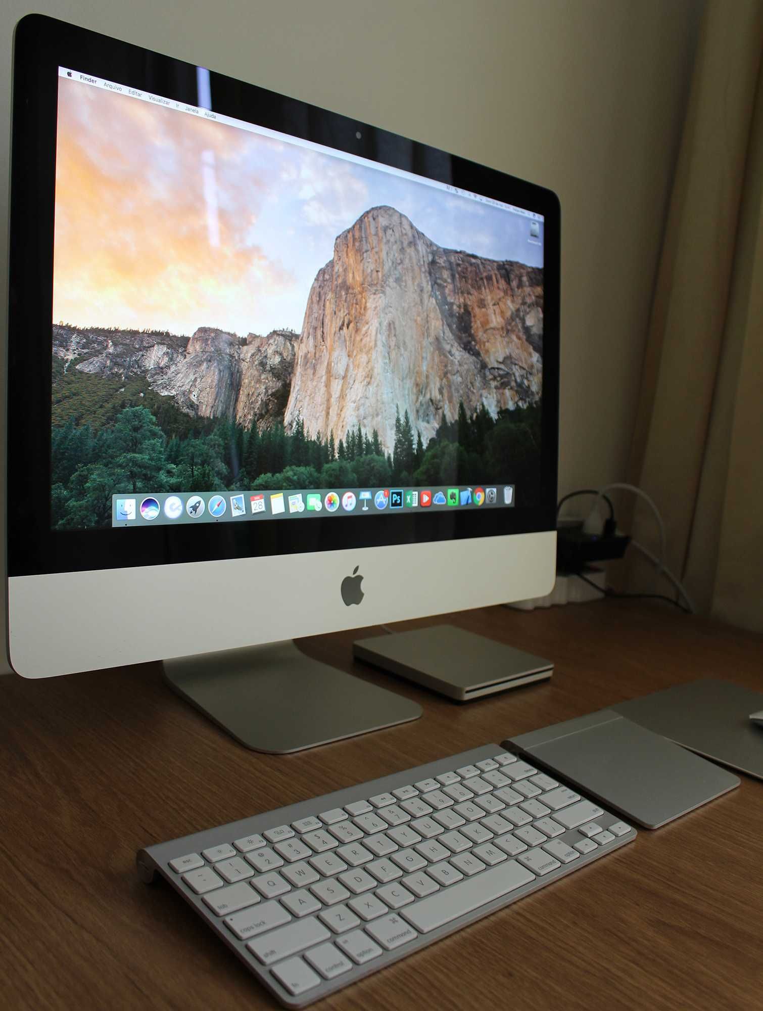Apple iMac 21.5” – SSD 256GB | 8GB RAM | Dual Boot macOS + Windows