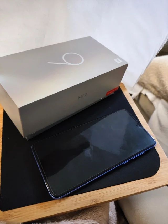 XIAOMI Mi 9 (6.39'' - 6 GB - 64 GB - Azul)