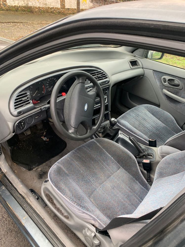 Ford Mondeo 300€