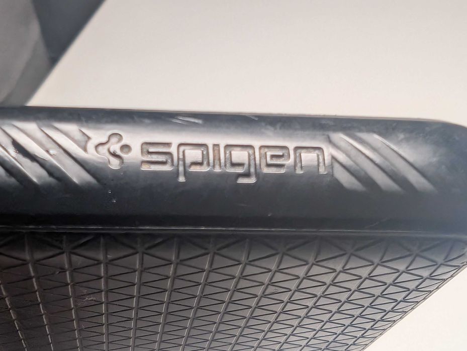 Google Pixel 6 | Android 16 | + etui Spigen.