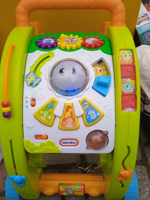 Chodzik little tikes