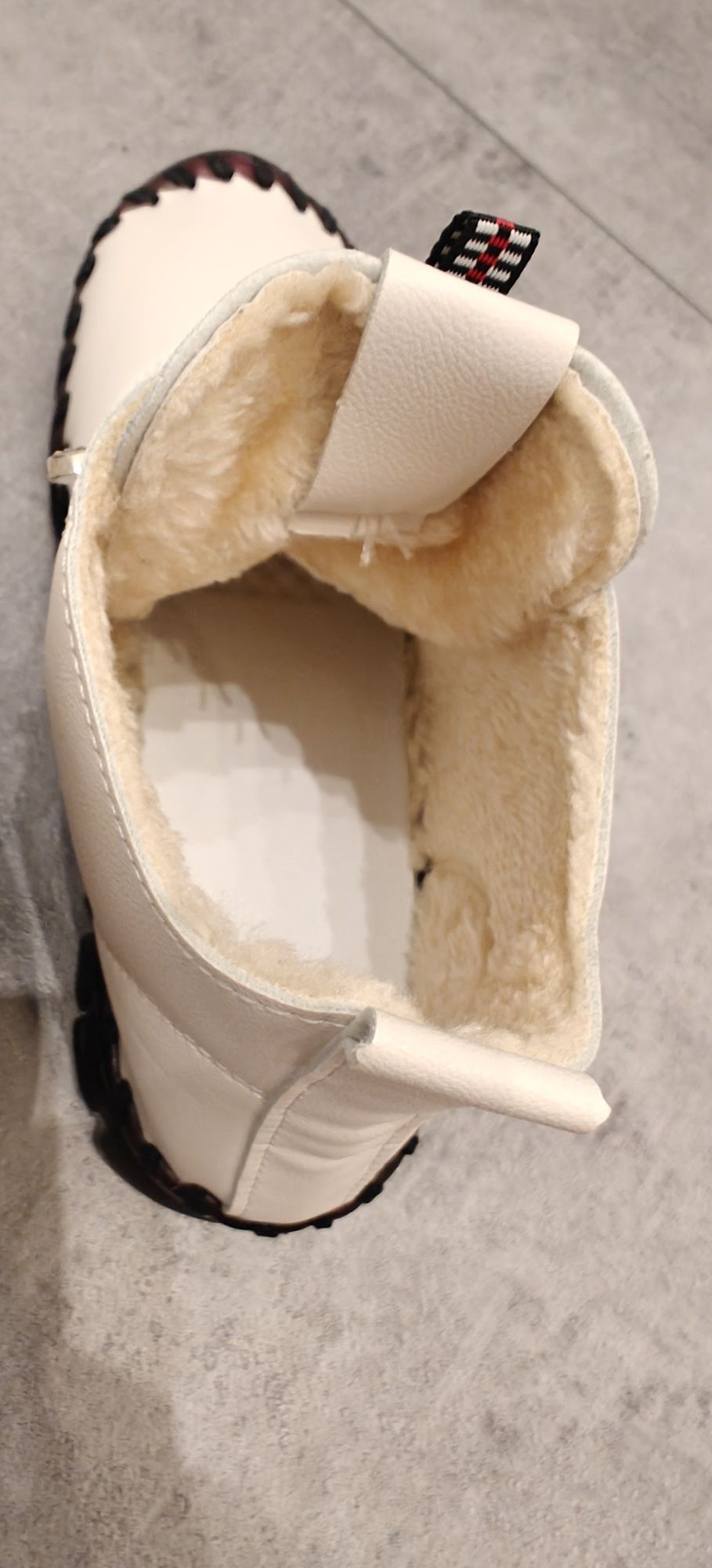 Buty zimowe nowe