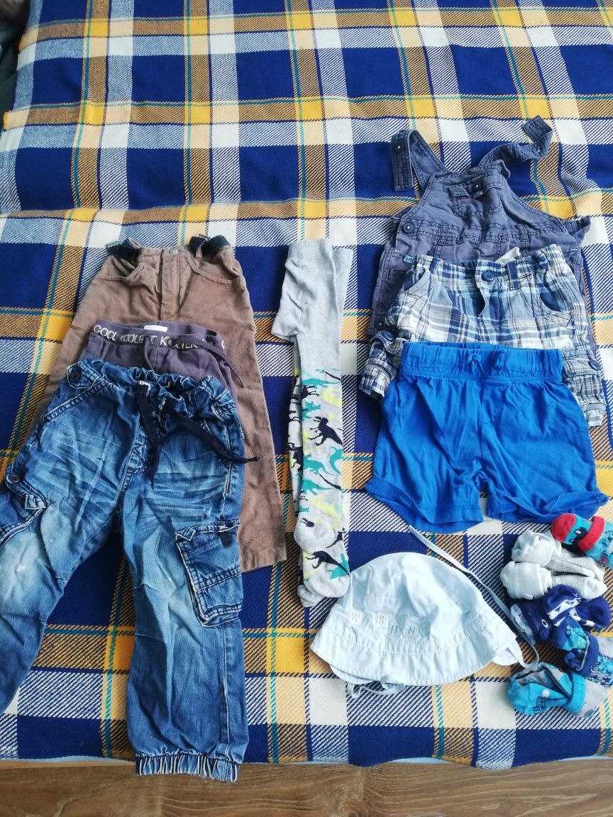 Paka ubrań dla chłopaka rozmiar 86-92 bluzy, spodnie, koszulki, spoden