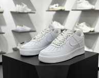NikeAirForceOneLowR. 37.5