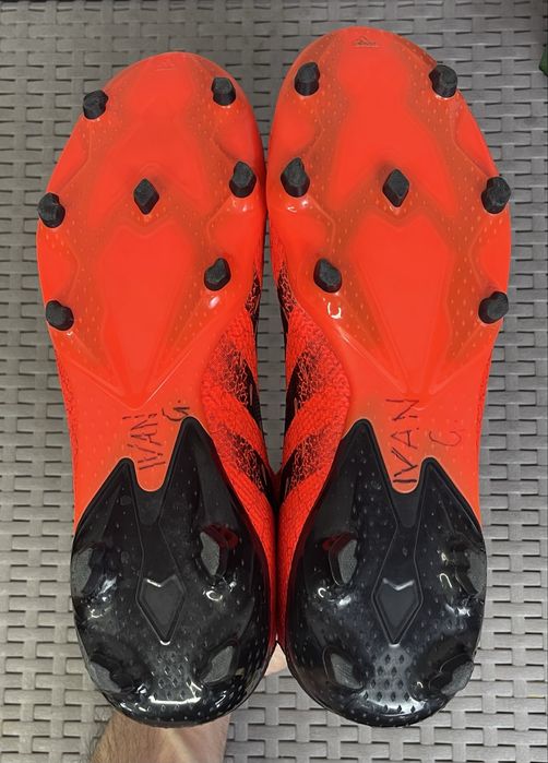 Adidas Predator бутсы сороконожки копы 44 размер футбольные красные