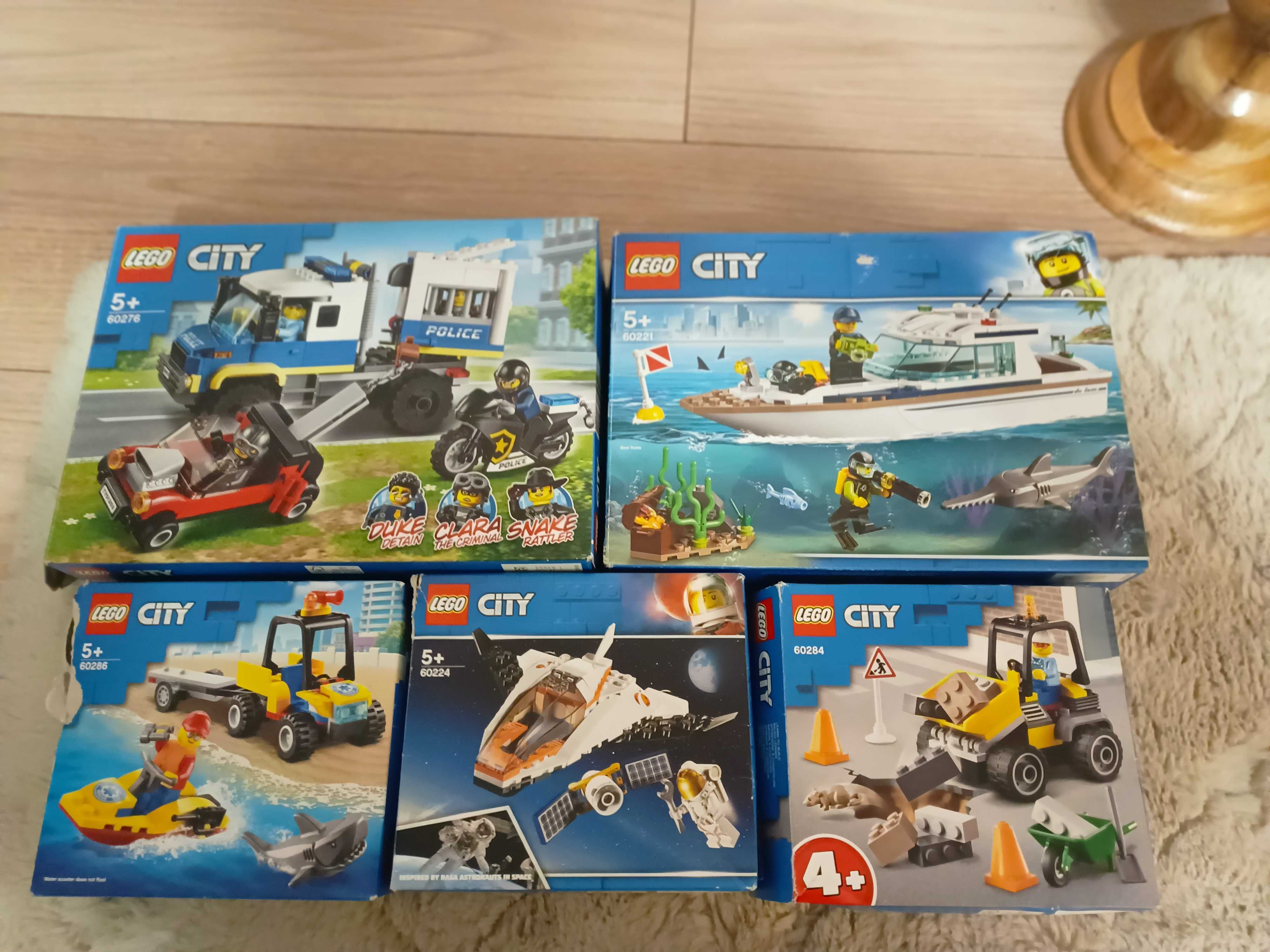 Kartony po klockach Lego