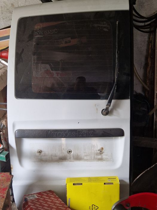 Задні двері Mercedes Vito 639