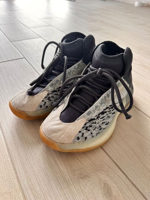 Кросівки Yeezy Quantum