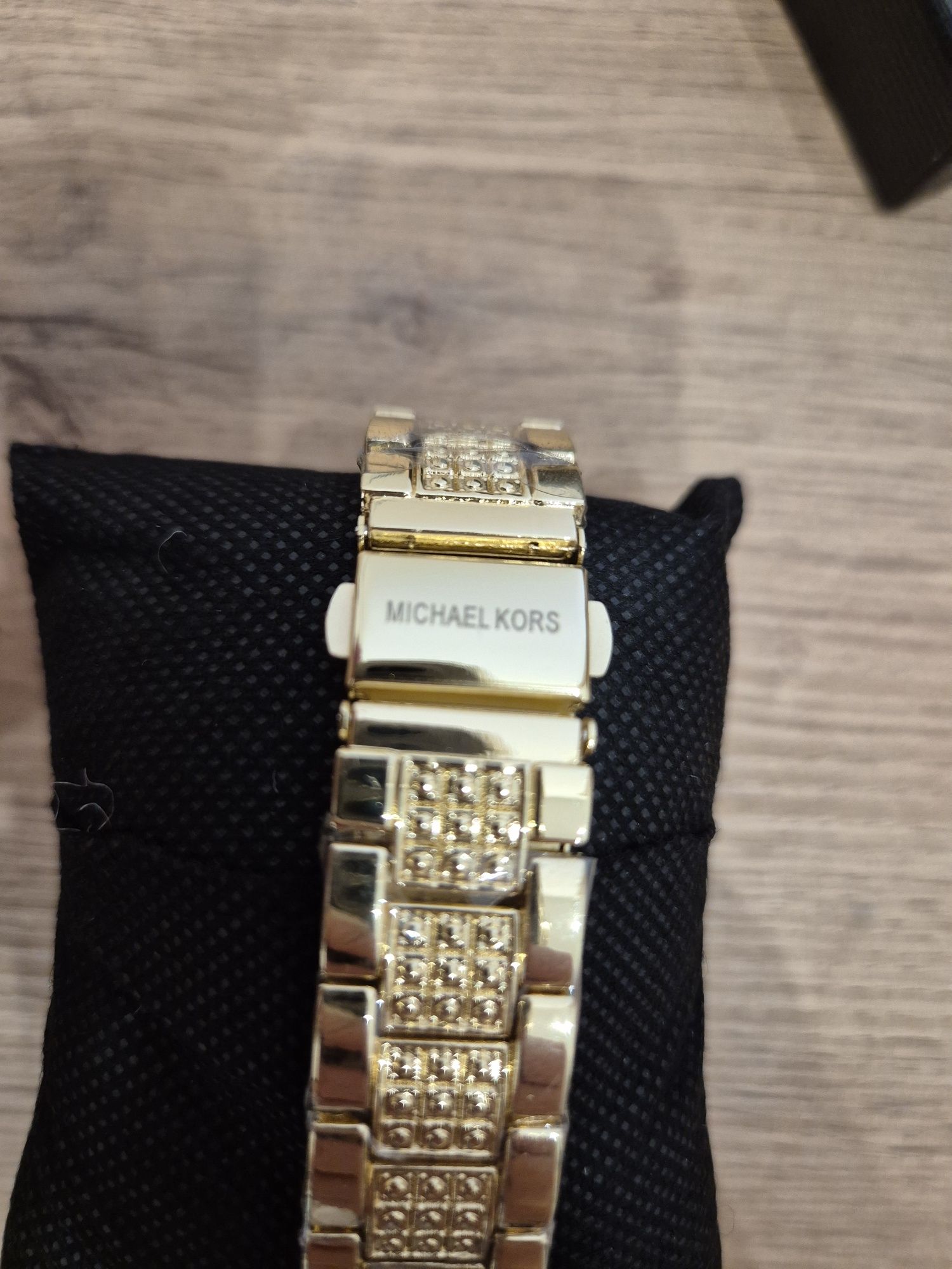 Złoty damskie zegarek MK Michael Kors z pudelkiem logowanym