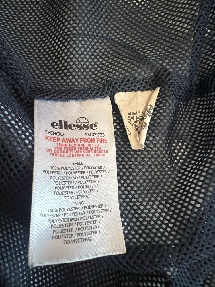 Продам ветровку ellesse (оригинал)