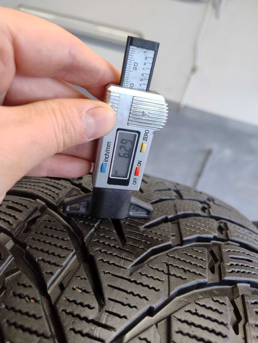 Nokian TYRES VR Suv 4, 245/50/19 Komplet Zima 21r.
