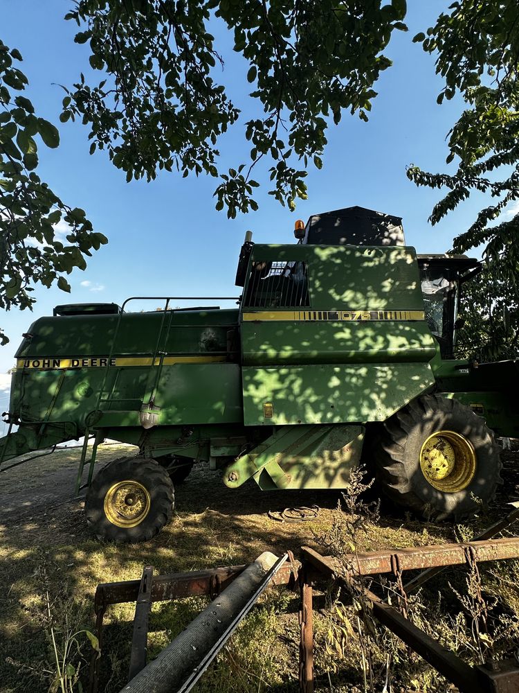 Комбайн JOHN DEERE 1075