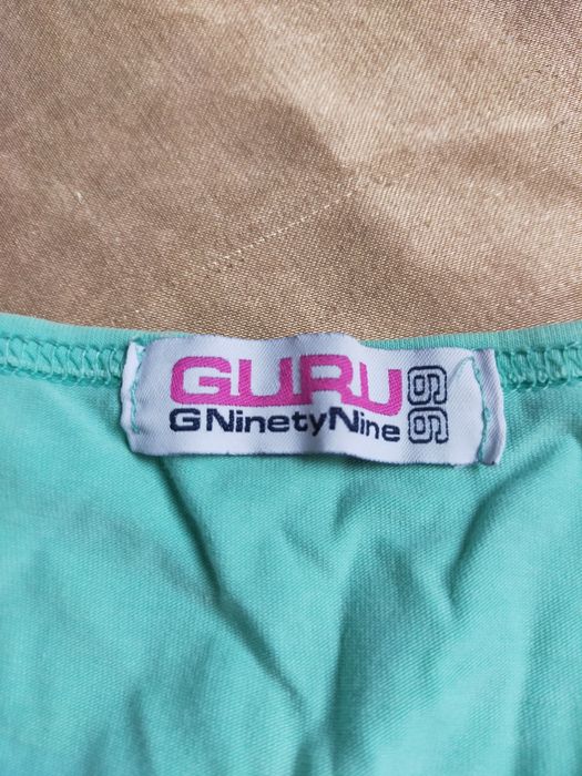 Śliczna włoska bluzka Guru, t-shirt na lato