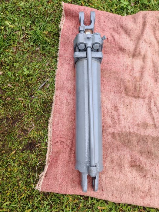 Циліндр гідравлічний