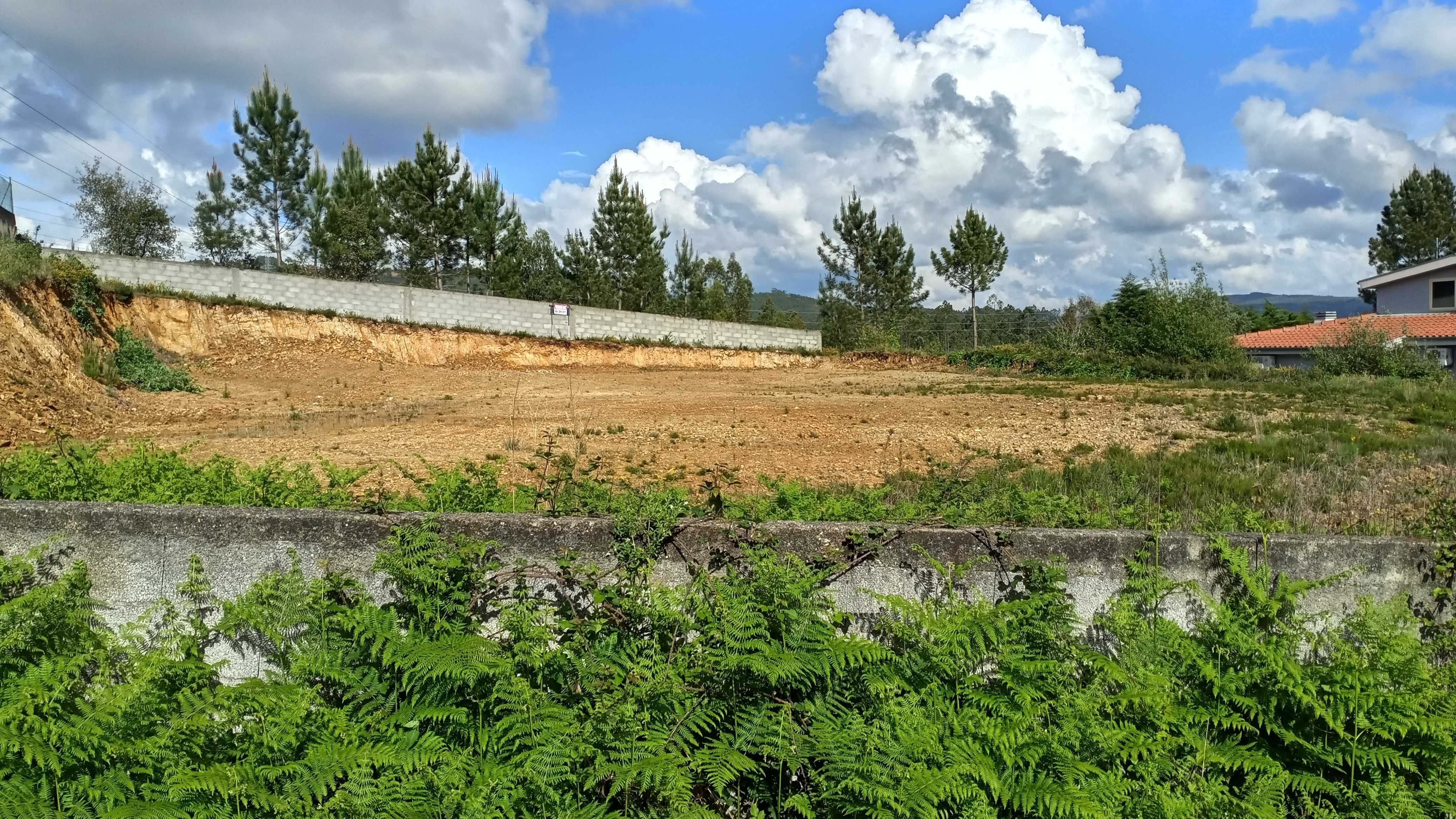 Vendo terreno zona de Recarei com 1.740 metros quadrados zona calma