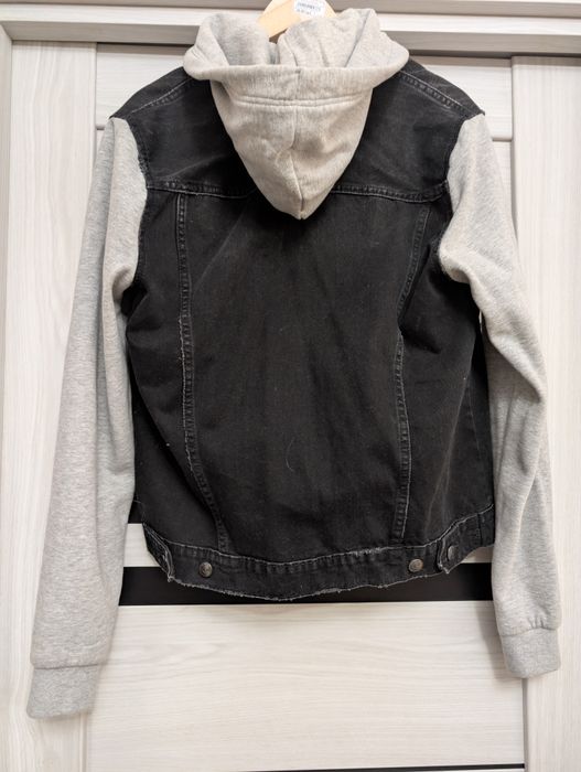 Продам класну чоловічу джинсовку