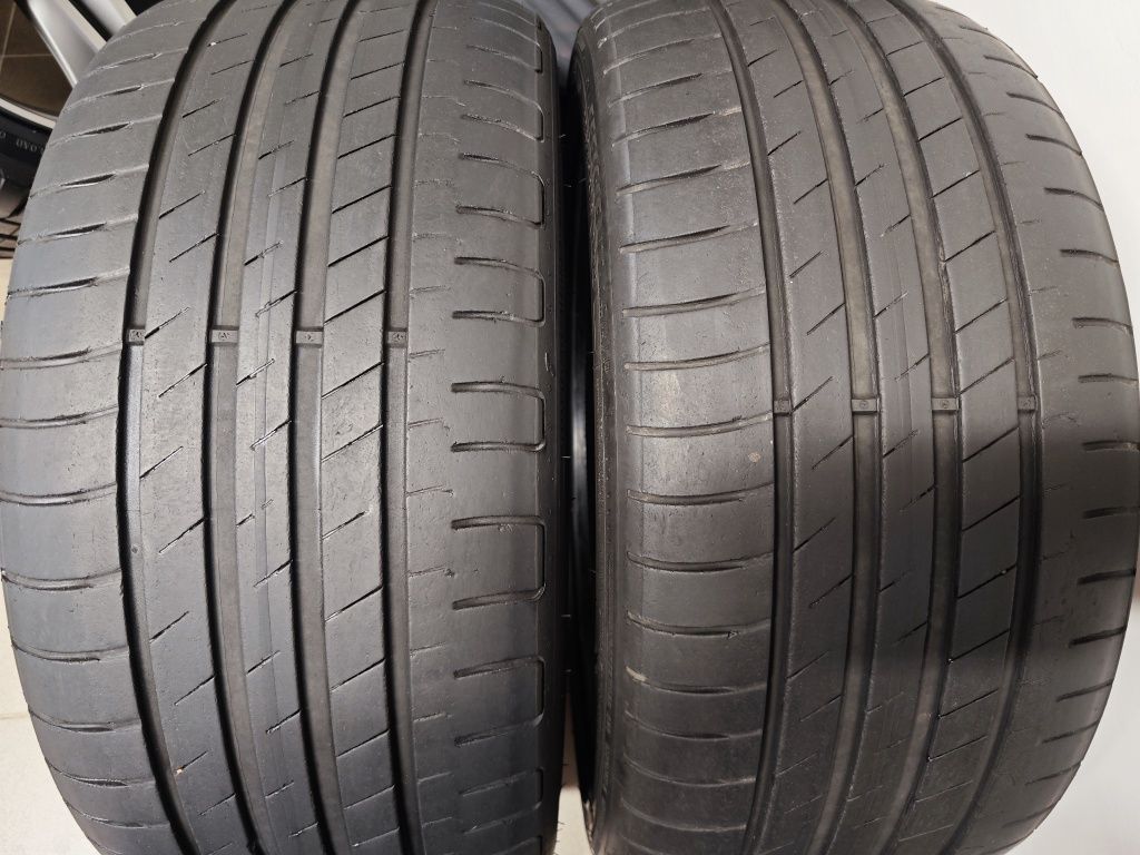 Opony letnie 225/40 R18 92W,  2 sztuki firmy GoodYear