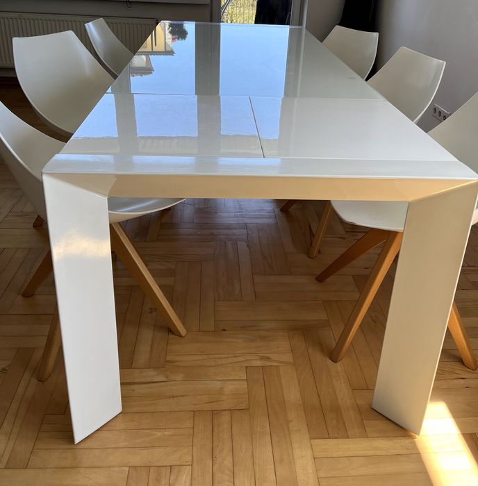 Stół biały, szklany do salonu, rozkładany wraz z krzesłami 6-10 osób