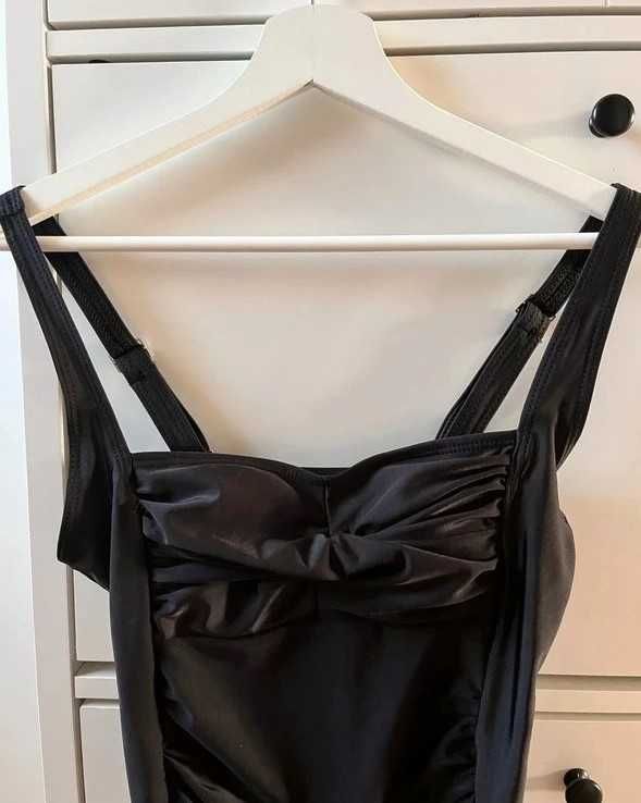 Nowy czarny jednoczęściowy strój kąpielowy bardotka S 36