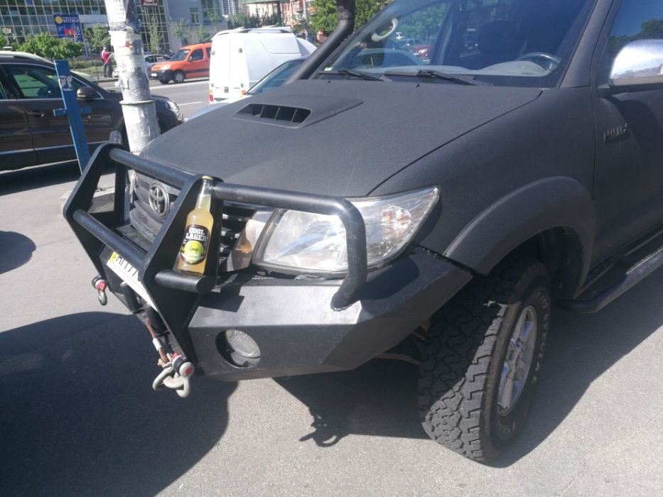 TOYOTA Hilux Тойота Хайлюкс 2012гв, 2.5, Жёсткость стальная бампера