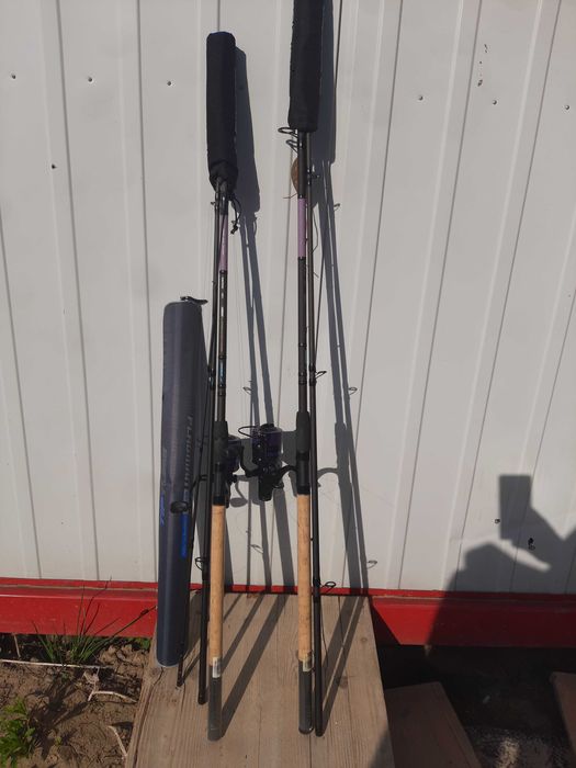 zestaw wędkarski pokrowiec, wędki, kołowrotki