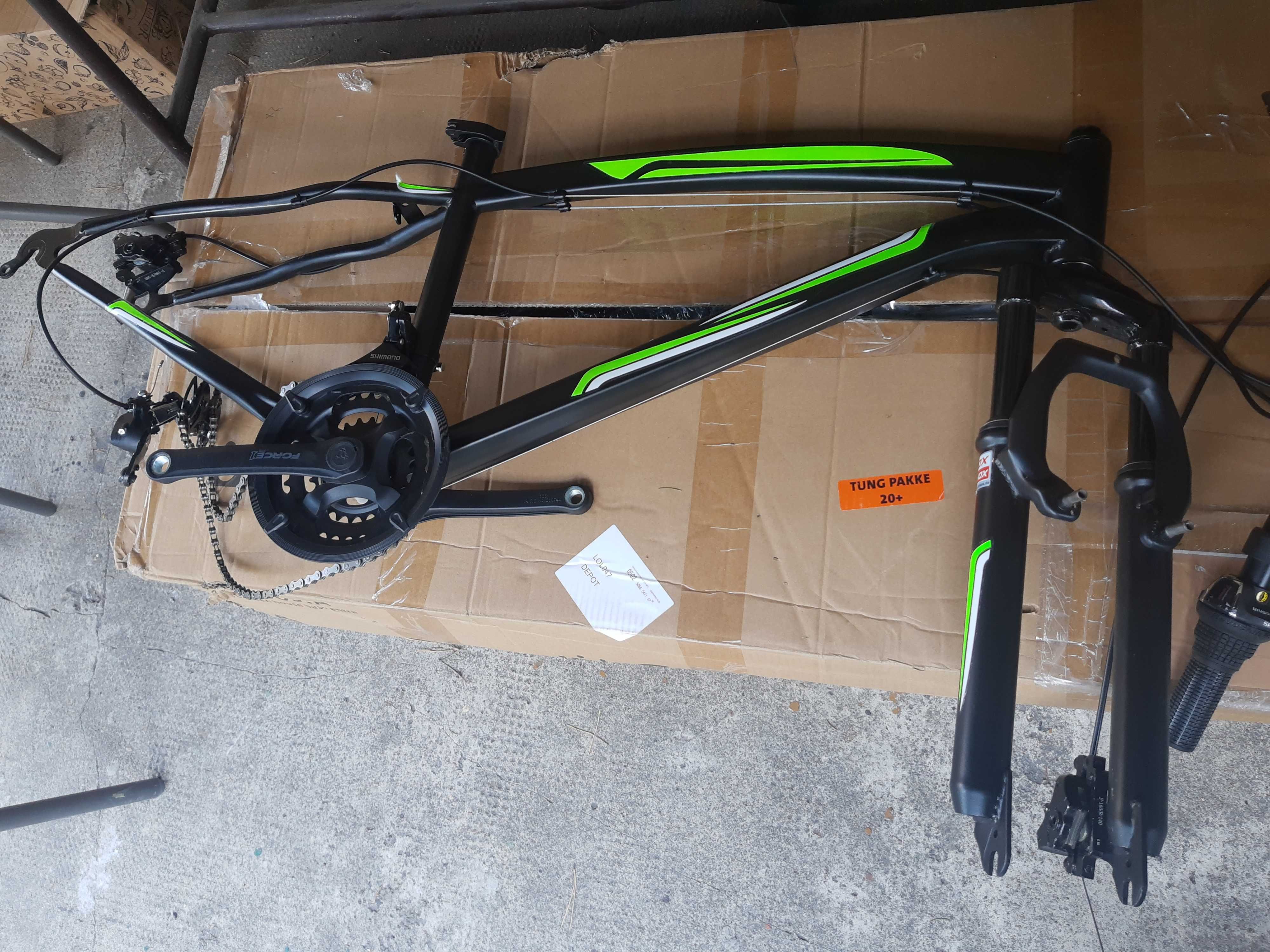 Rama roweru górskiego, 21 przerzutek, rama 46 cm, czarny bez kół!