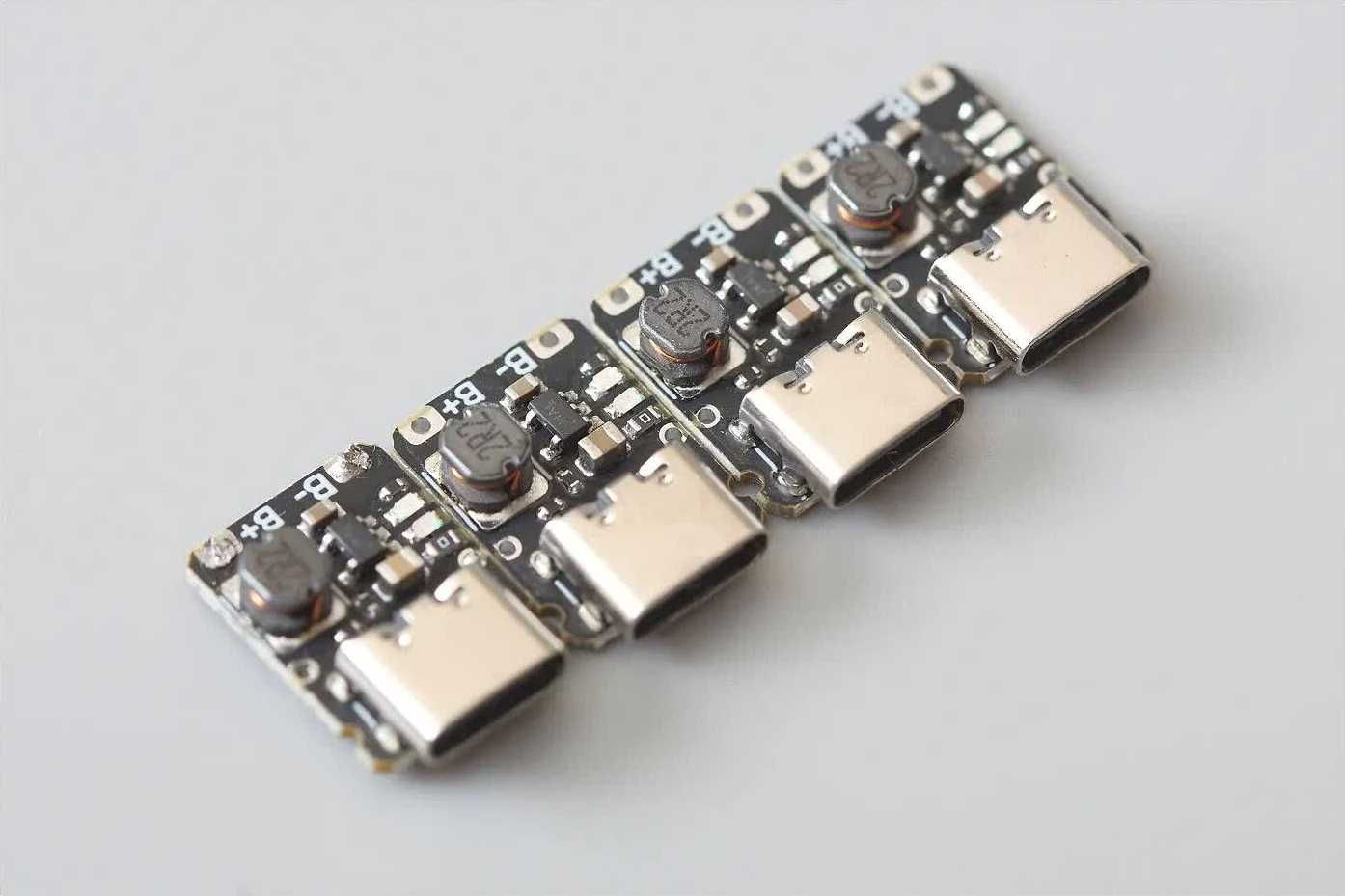 USB-Type C контроллер заряда мини Li-Ion 18650 с защитой и выходом 5V